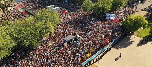 Mendoza: Multitudinaria marcha contra la megaminería Mendoza: Multitudinaria marcha contra la megaminería