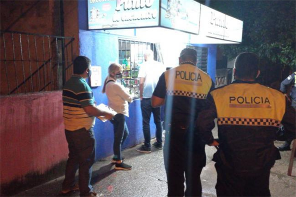 El IPLA desalojó dos fiestas clandestinas en “El Chañar” y la Capital El IPLA desalojó dos fiestas clandestinas en “El Chañar” y la Capital