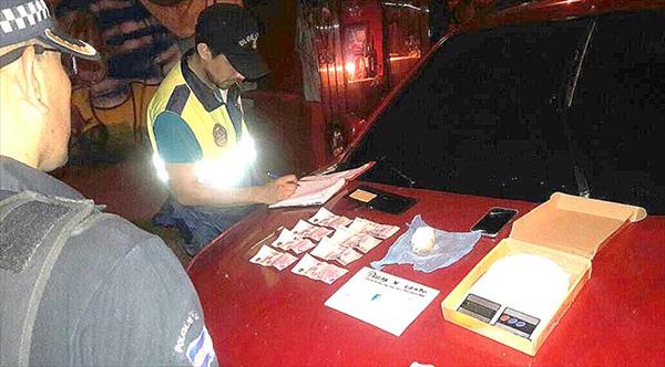 Secuestran droga y vehículos vinculados con ilícitos Secuestran droga y vehículos vinculados con ilícitos