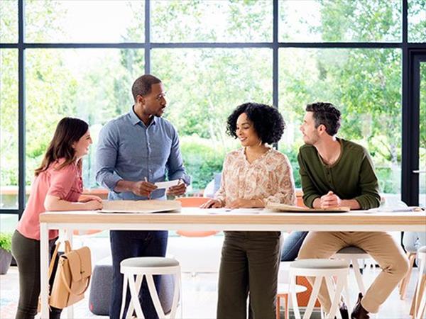 Con el paso del trabajo en oficina al trabajo en el hogar se volvió más difícil mantener charlas creativas a la distancia. Con el paso del trabajo en oficina al trabajo en el hogar se volvió más difícil mantener charlas creativas a la distancia.
