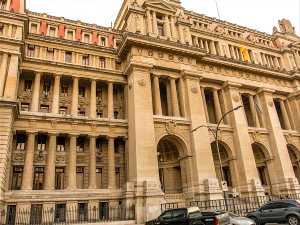 Renuncia y corte al recurso Renuncia y corte al recurso
