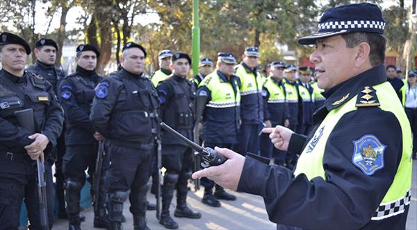 Policías con 25 a 35 años de servicio pasarán a retiro Policías con 25 a 35 años de servicio pasarán a retiro