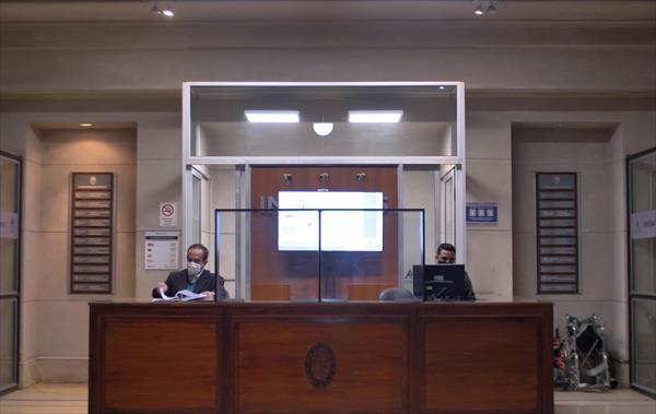 Pese a la oposición del padre, un fallo autorizó que una madre pudiera vacunar a sus hijas contra el Covid 19 Pese a la oposición del padre, un fallo autorizó que una madre pudiera vacunar a sus hijas contra el Covid 19