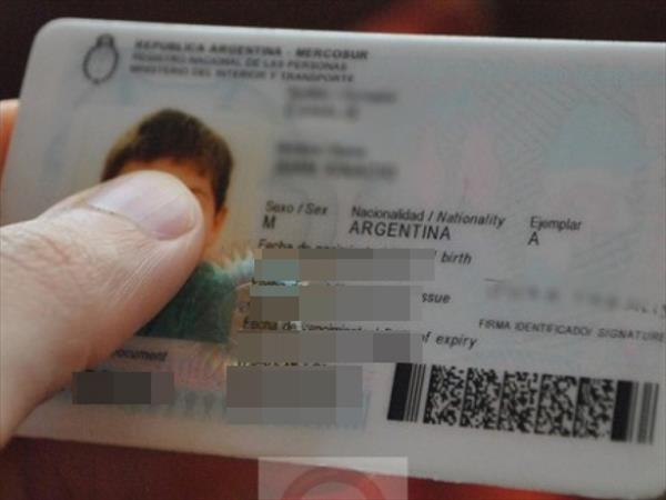 Identidad falsa, daño real Identidad falsa, daño real
