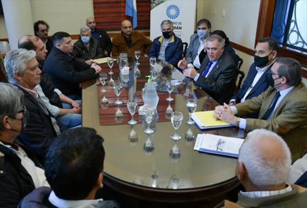 Jaldo aseguró que la zafra no se detiene por falta de gasoil Jaldo aseguró que la zafra no se detiene por falta de gasoil
