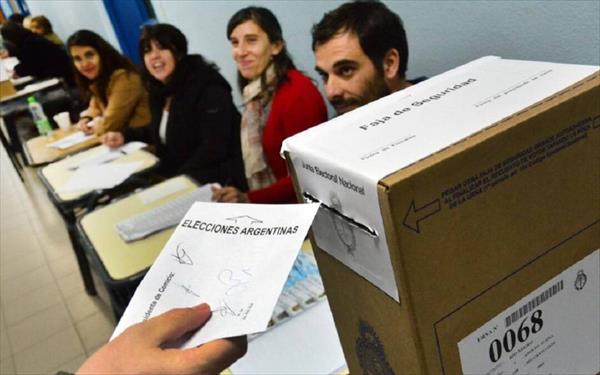 Elecciones: la Cámara Electoral preocupada por la “manipulación de información” en redes sociales Elecciones: la Cámara Electoral preocupada por la “manipulación de información” en redes sociales