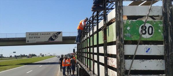 REALIZAN OPERATIVOS DE CONTROL INTEGRADO A TRANSPORTES EN RUTA REALIZAN OPERATIVOS DE CONTROL INTEGRADO A TRANSPORTES EN RUTA